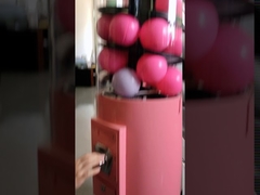 Electricity gumball capsules vending machine